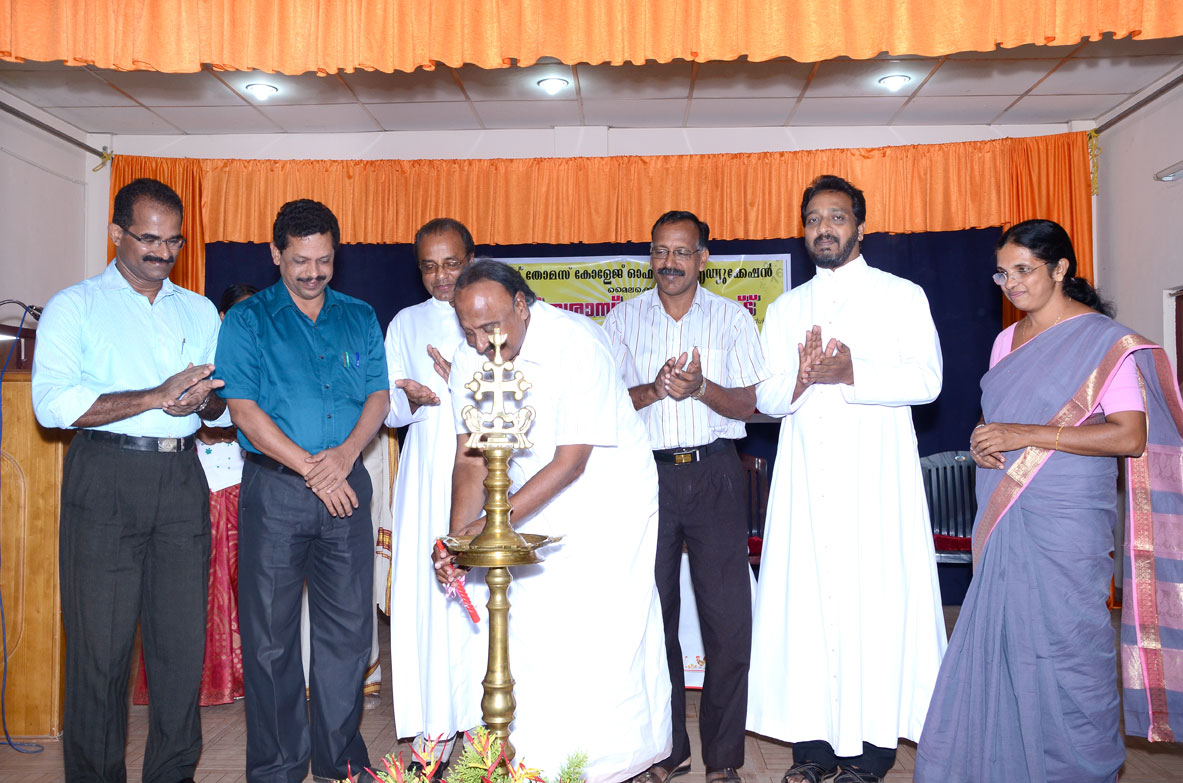 The Idukki District Panchayat President Sri. M.T. Thomas inaugurates the meeting.